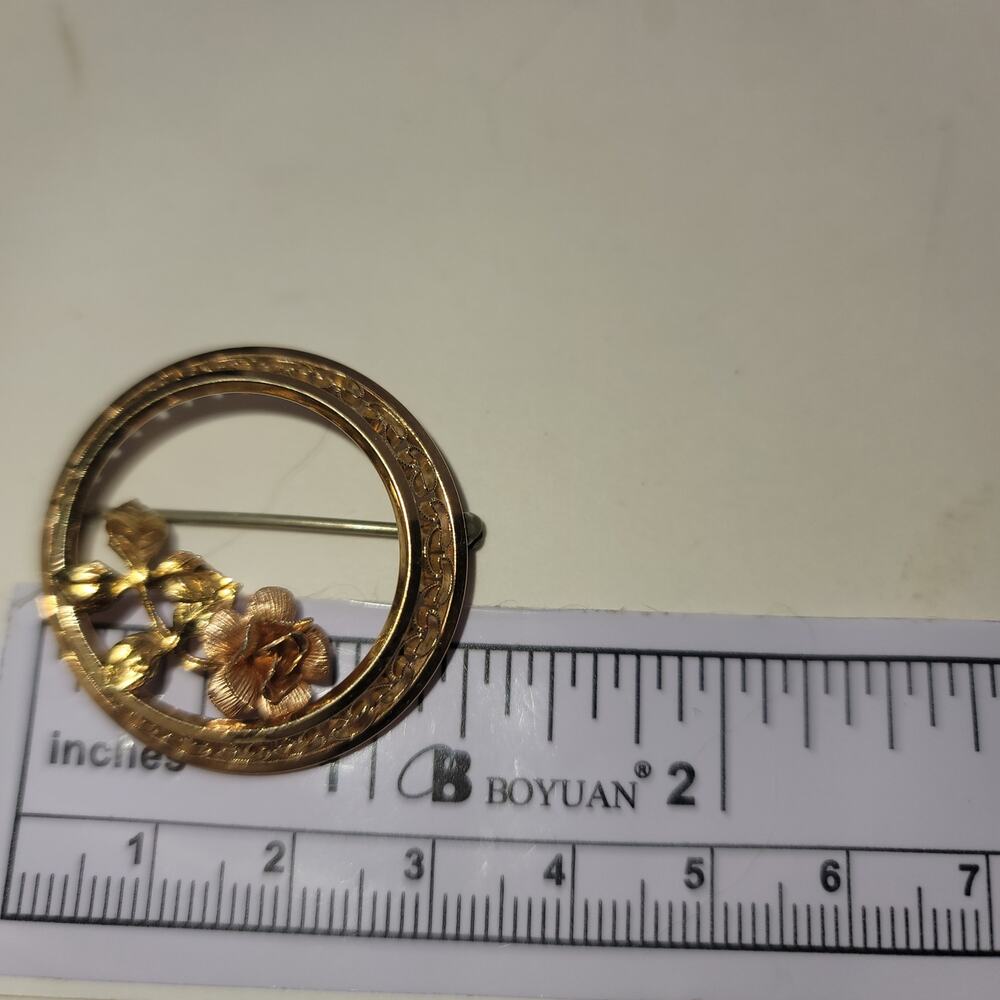 Vintage Krementz 14K Gold Overlay Rose Circle Brooch Pin - Picture 3 of 9